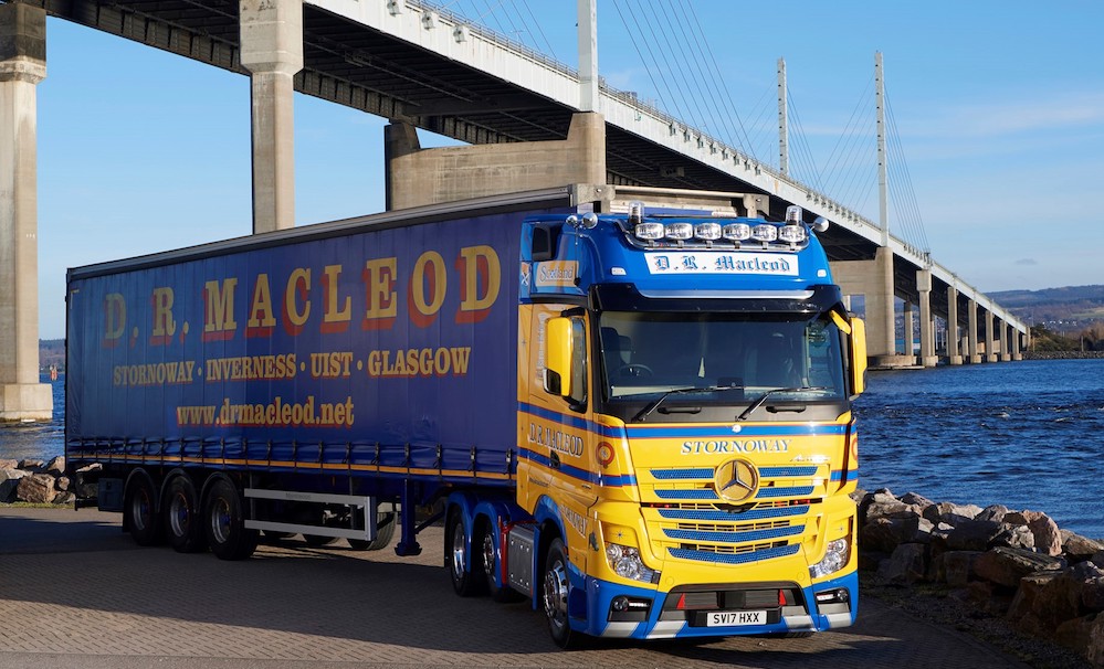 Groundbreaking Actros gets off to a flyer for DR MacLeod Fleet UK