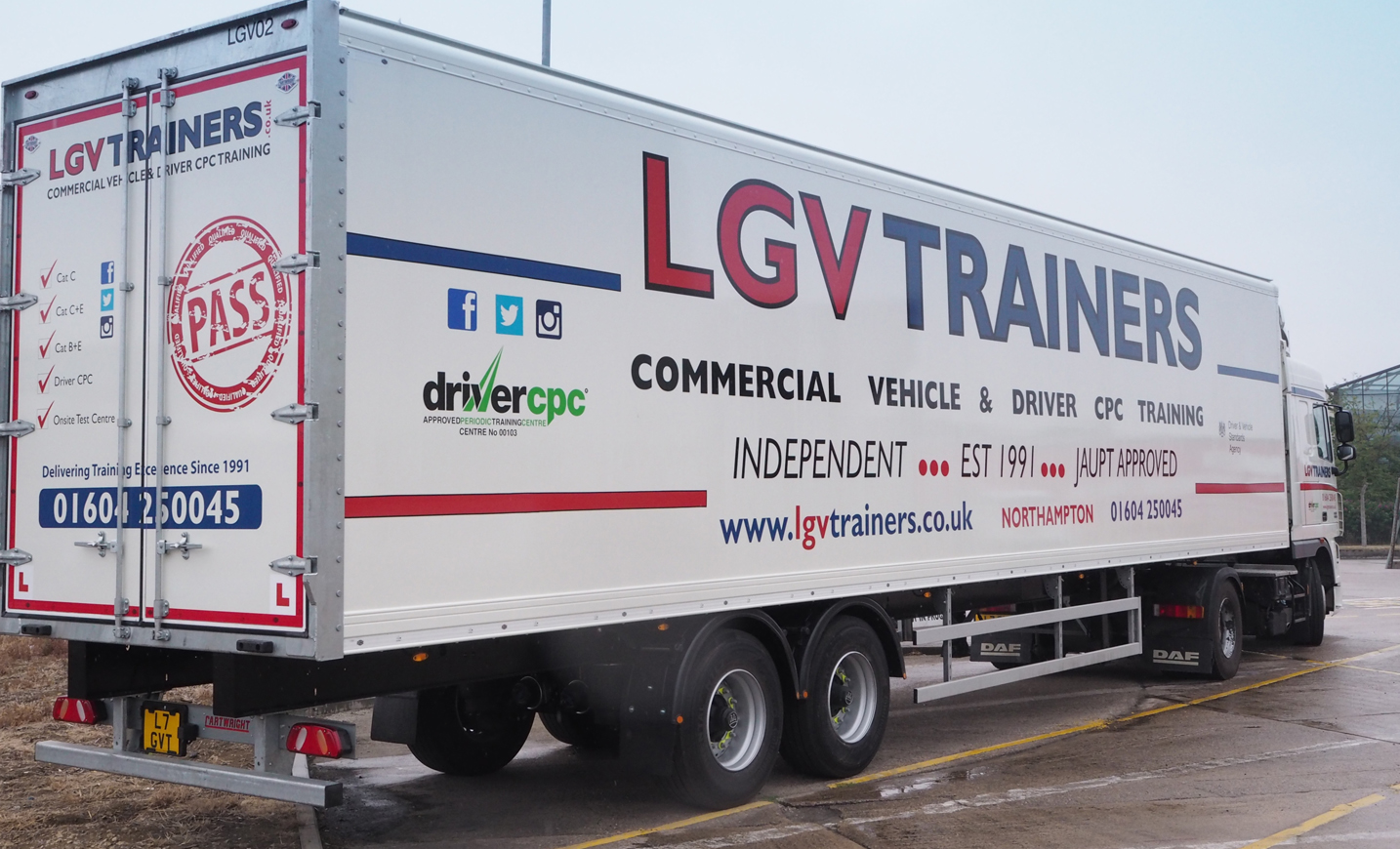 LGV trainers choose Cartwright Trailers for driver training courses